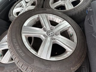 Volkswagen Golf Comfortline MANUELLE I 5 PORTES I CARPLAY I 2 SETS DE MAGS I CARPLAY I CAMERA I SIEGES CHAUFFANTS I 2021 à , Québec - 6 - w320h240px