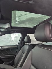 Volkswagen Tiguan Comfortline R-Line Black Edition | AWD | 2.0T | CUIR | CARFAX CLEAN 2022 à , Québec - 3 - w320h240px