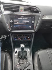 Volkswagen Tiguan Comfortline R-Line Black Edition | AWD | 2.0T | CUIR | CARFAX CLEAN 2022 à , Québec - 5 - w320h240px