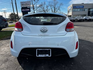 2016 Hyundai Veloster SE