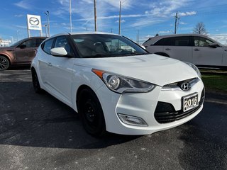 2016 Hyundai Veloster SE