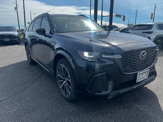 2025 Mazda CX-70 MHEV Signature - MCI Demo