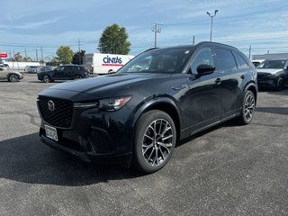 2025 Mazda CX-70 MHEV Signature - MCI Demo