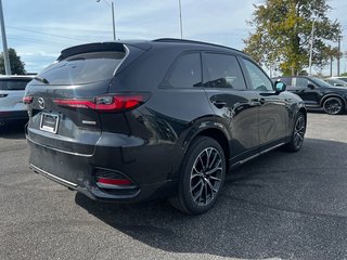 2025 Mazda CX-70 MHEV Signature - MCI Demo
