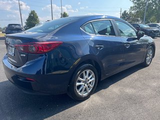 2018  Mazda3 SE
