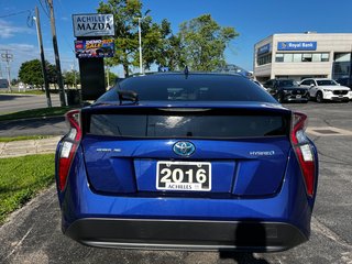 2016 Toyota Prius Base
