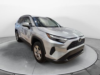 Toyota RAV4 XLE 2023 à Chicoutimi, Québec - 2 - w320h240px