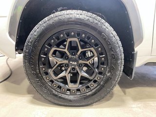 2025 Toyota Tundra in Sept-Îles, Quebec - 6 - w320h240px