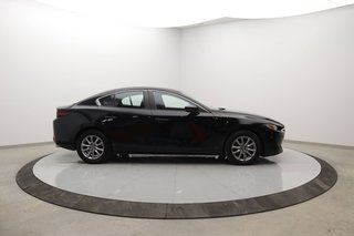 2020 Mazda 3 in Sept-Îles, Quebec - 3 - w320h240px