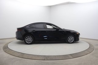 2020 Mazda 3 in Baie-Comeau, Quebec - 3 - w320h240px