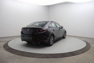 Mazda 3  2022 à Jonquière, Québec - 4 - w320h240px