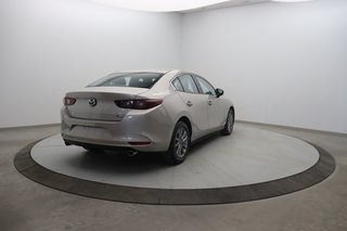 Mazda 3  2022 à Jonquière, Québec - 4 - w320h240px
