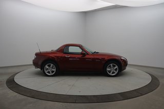 2008 Mazda MX-5 GX in Chicoutimi, Quebec - 3 - w320h240px