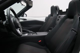 2017 Mazda MX-5 in Jonquière, Quebec - 6 - w320h240px