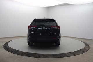Toyota RAV4 LE 2021
