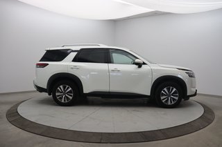 Nissan Pathfinder SL 2023