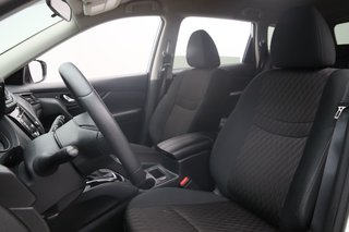 2020 Nissan Rogue in Sept-Îles, Quebec - 6 - w320h240px