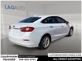 2018 Chevrolet Cruze LT in Lloydminster, Saskatchewan - 5 - w320h240px