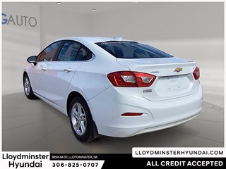 2018 Chevrolet Cruze LT in Lloydminster, Saskatchewan - 4 - w320h240px