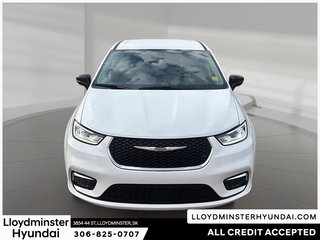 2024 Chrysler Pacifica Touring-L in Lloydminster, Saskatchewan - 2 - w320h240px
