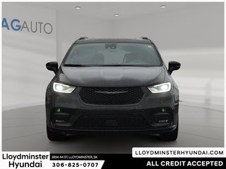 2024 Chrysler Pacifica Touring-L in Lloydminster, Saskatchewan - 2 - w320h240px
