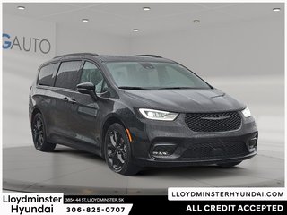 2024 Chrysler Pacifica Touring-L in Lloydminster, Saskatchewan - 3 - w320h240px