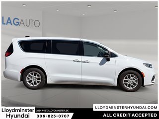 2024 Chrysler Pacifica Touring-L in Lloydminster, Saskatchewan - 4 - w320h240px