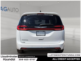 2024 Chrysler Pacifica Touring-L in Lloydminster, Saskatchewan - 6 - w320h240px