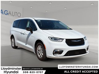 2024 Chrysler Pacifica Touring-L in Lloydminster, Saskatchewan - 3 - w320h240px