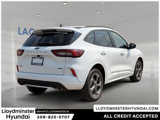 2023 Ford Escape Hybrid ST-Line in Lloydminster, Saskatchewan - 5 - w320h240px