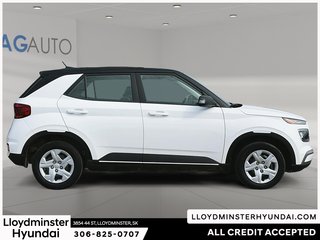 2024 Hyundai Venue Essential in Lloydminster, Saskatchewan - 4 - w320h240px