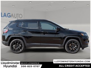 2024 Jeep Compass Altitude in Lloydminster, Saskatchewan - 4 - w320h240px