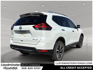 2018 Nissan Rogue SL in Lloydminster, Saskatchewan - 5 - w320h240px
