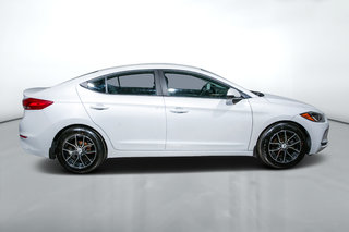 2017 Hyundai Elantra SE 2.0L Traction