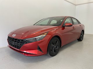 Hyundai Elantra Preferred Tech 2.0L Traction 2021