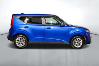 2022 Kia Soul EX 2.0L Traction