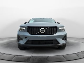 2023 Volvo XC40 B5 PLUS AWD // DARK THEME 2.0L Traction intégrale
