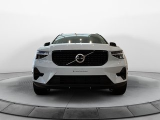 Volvo XC40 B5 CORE // AWD // DARK THEME 2.0L Traction intégrale 2024