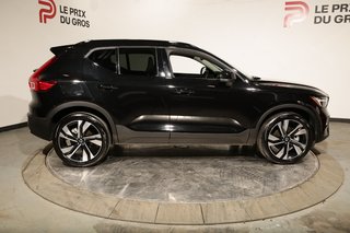 2024 Volvo XC40 B5 PLUS AWD // DARK THEME 2.0L Traction intégrale