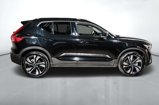 Volvo XC40 B5 PLUS AWD // DARK THEME 2.0L Traction intégrale 2024