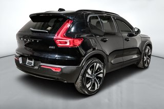 Volvo XC40 B5 PLUS AWD // DARK THEME 2.0L Traction intégrale 2024