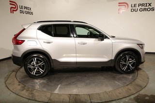 Volvo XC40 B5 CORE // AWD // DARK THEME 2.0L Traction intégrale 2024