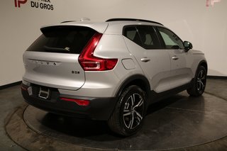 Volvo XC40 B5 CORE // AWD // DARK THEME 2.0L Traction intégrale 2024