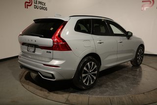 Volvo XC60 B5 CORE // AWD // DARK THEME 2.0L Traction intégrale 2024
