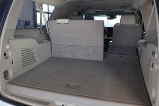 2018 Cadillac Escalade ESV in Montreal, Quebec - 26 - w320h240px