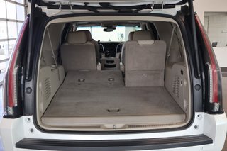 2018 Cadillac Escalade ESV in Montreal, Quebec - 22 - w320h240px