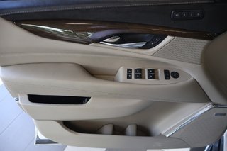 2018 Cadillac Escalade ESV in Montreal, Quebec - 17 - w320h240px