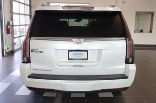 2018 Cadillac Escalade ESV in Montreal, Quebec - 21 - w320h240px