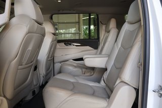 2018 Cadillac Escalade ESV in Montreal, Quebec - 18 - w320h240px