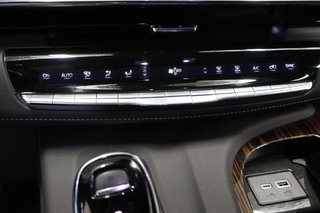 2024 Cadillac Escalade ESV in Montreal, Quebec - 17 - w320h240px